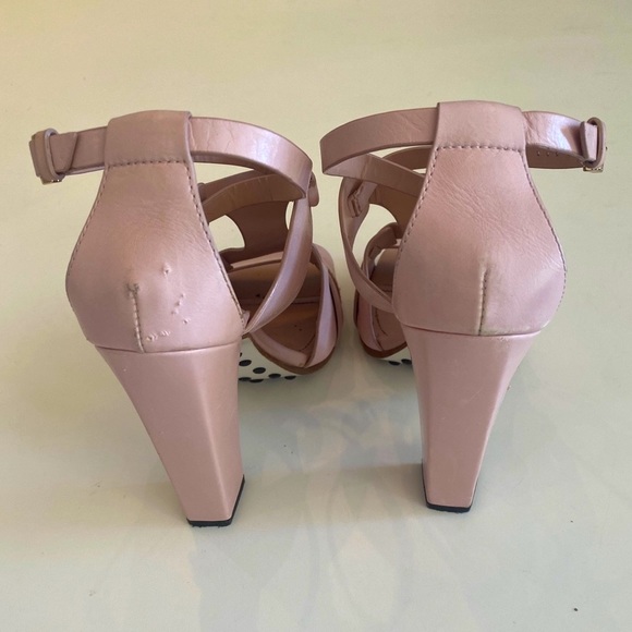 Todd’s Formal Leather Sandals